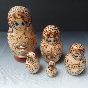 Russian Matroska 5 nesting wooden dolls